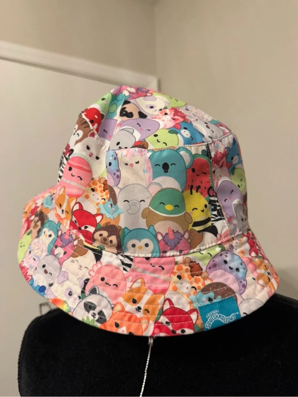 Squishmallows bucket hat youth/ mini stuffies